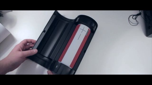 Ultimate Ears UE Boom Bluetooth Speaker Unboxing смотреть онлайн