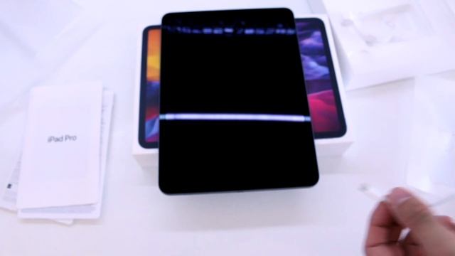 iPad Pro 11" 2020 Wi-Fi Unboxing & Short review смотреть онлайн
