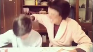 Мама учит уроки с сыном;)