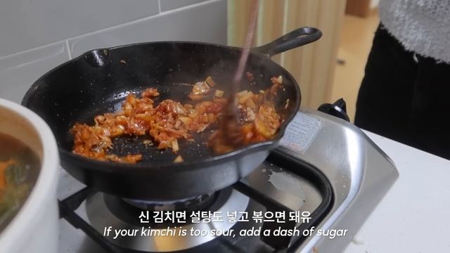 (sub) 자취 vlog | 소처럼 일하고 숨쉬듯 먹는 리얼 직장인 일상 | 1인 가구 한식위주 요리 смотреть онлайн