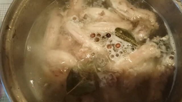 Как отварить Куриные шеи для еды! Сколько минут надо варить. Варим Куриные Шеи. смотреть онлайн