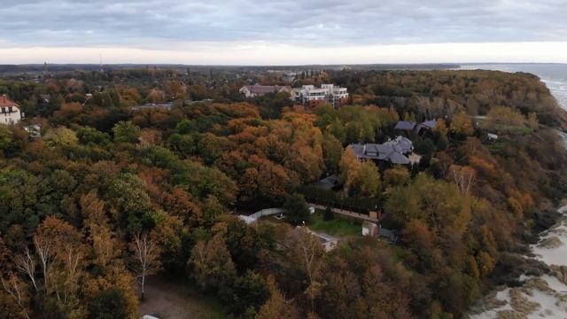 Обзор Янтарный, на берегу Балтийского моря, с высоты птичьего полёта, Калининградская область смотреть онлайн