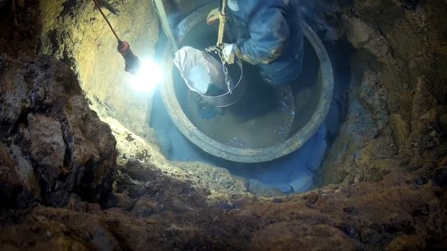 пришла зима пора копать колодцы.а мы засыпаем все цементом смотреть онлайн