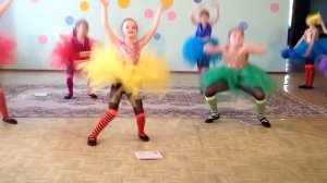 Песня "Девчонки и мальчишки"