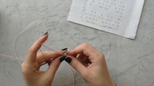 Летняя детская косынка спицами (мастер-класс по вязанию)