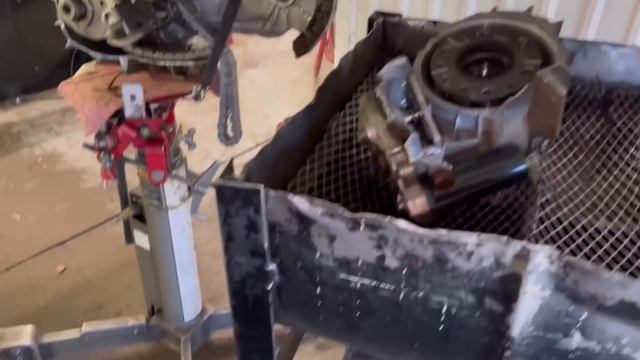 Worst EXPLODED Transfer Case you will ever see! Almost went through the floor board 273D Dodge. смотреть онлайн