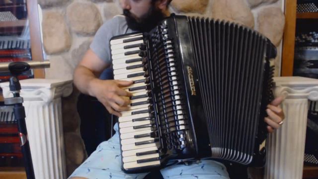 3445 - Black Marca D'oro Piano Accordion LMMH 41 120 $1499 смотреть онлайн