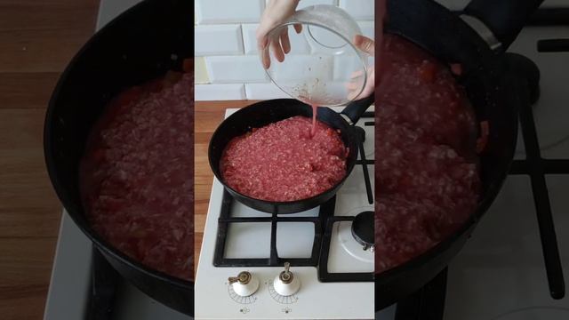 Просто добавь воды! Легкий способ сделать мясной соус "без комочков" смотреть онлайн