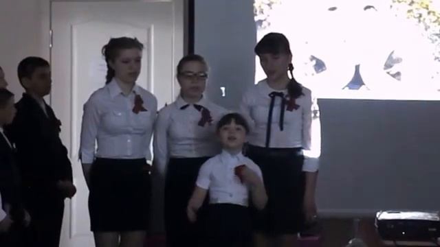 #Видеофрагменты торжественной линейки, посвящённой Дню Победы, 2016 г смотреть онлайн