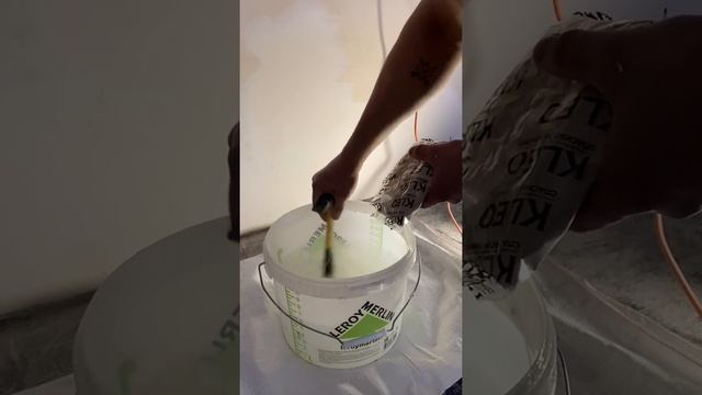 Как развести обойный клей без комочков смотреть онлайн