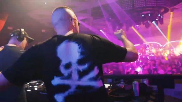 Da Tweekaz  White Lines.mp4