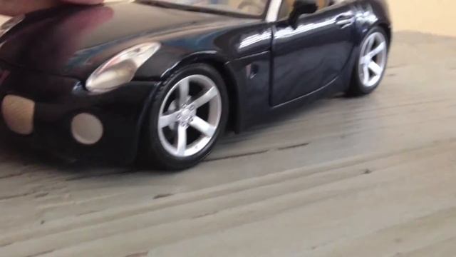 Review: 1:24 Pontiac Solstice by Maisto - The Model Garage смотреть онлайн