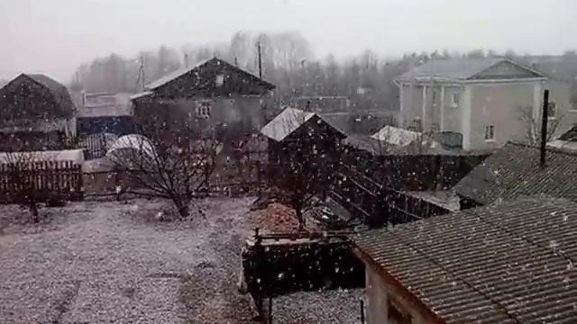 Падает снег белый пушистый снег