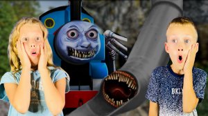 Горка Пожиратель и ПАРОВОЗИК ТОМАС СНОВА напали на ДЕТЕЙ!