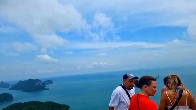 Вид с вершины смотровой площадки национального парка Ангтхонг. Mu Ko Ang Thong смотреть онлайн