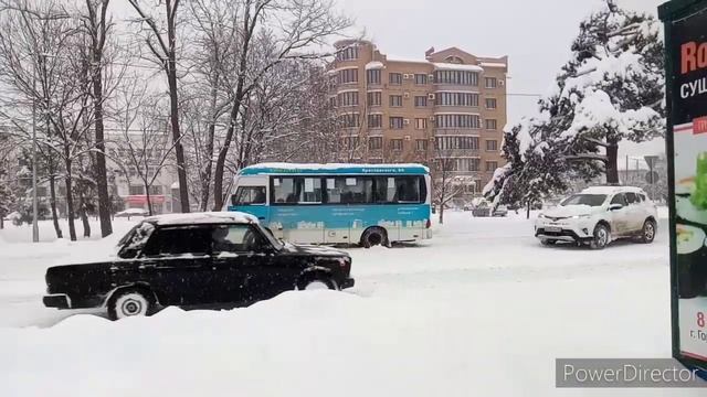 Снег вновь засыпает Горячий Ключ - русская зима на юге смотреть онлайн