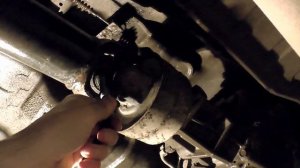 Шприцуем крестовины карданов на L200