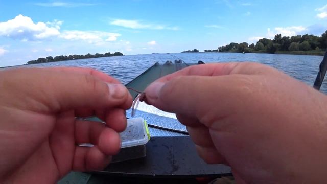 ЛОВЛЯ ЛЕЩА НА ФИДЕР С ЛОДКИ НА ТЕЧЕНИИ смотреть онлайн