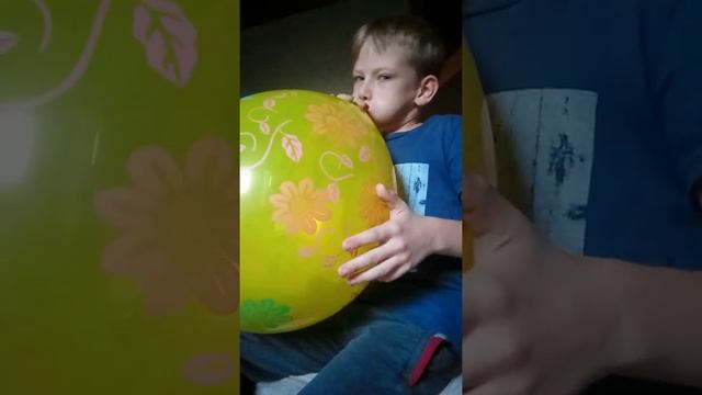до какого размера нужно надуть шар что бы он лопнул смотреть онлайн
