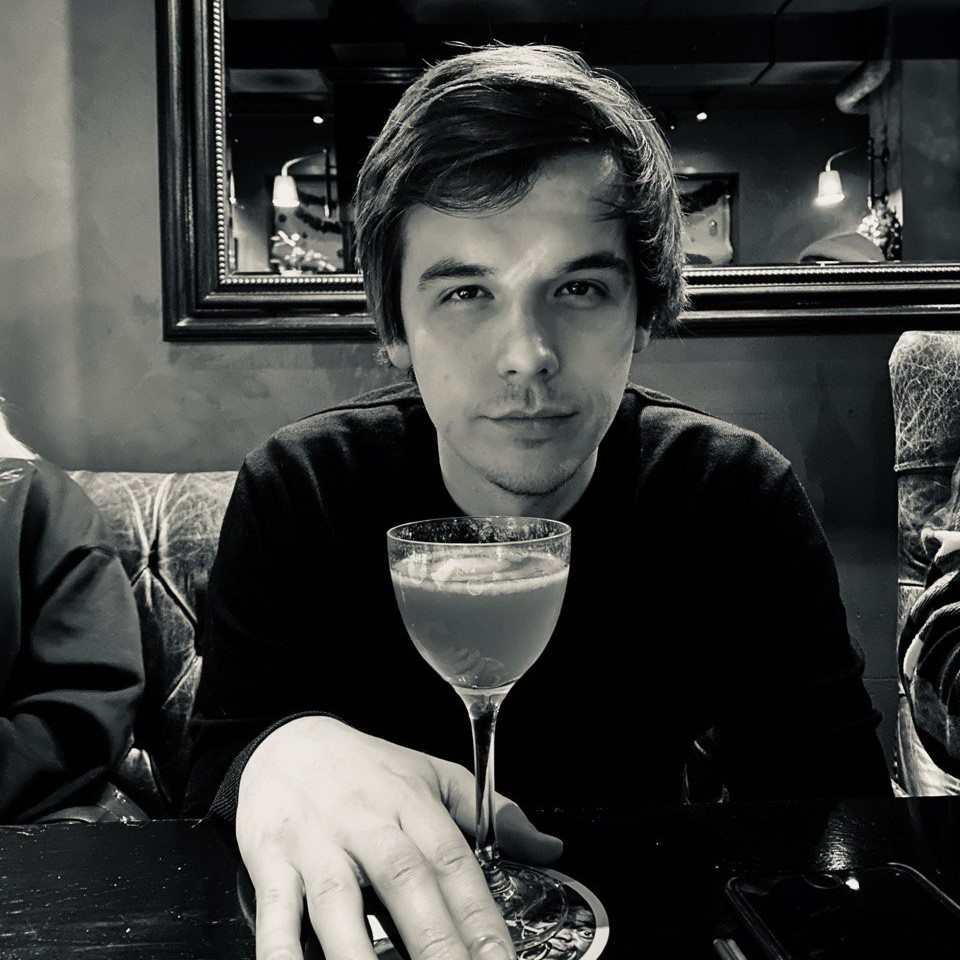 Славка Густой поздравляет меня в Точке (2012 или 2013)