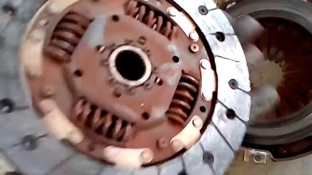SKODA RAPID 1.2 HOW TO CHANGE CLUTCH смотреть онлайн