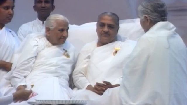 Meeting Avyakt Bapdada 30 11 2004 (Hindi) смотреть онлайн