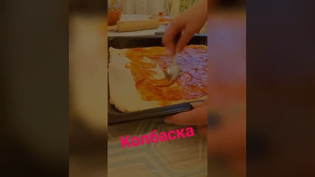 Готовим сочную, вкусную пиццу дома! С мамой и Бусей смотреть онлайн