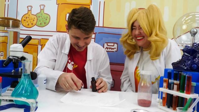 Видео про блондинку! Веселые уроки! Изучаем испарение и делаем антисептик смотреть онлайн