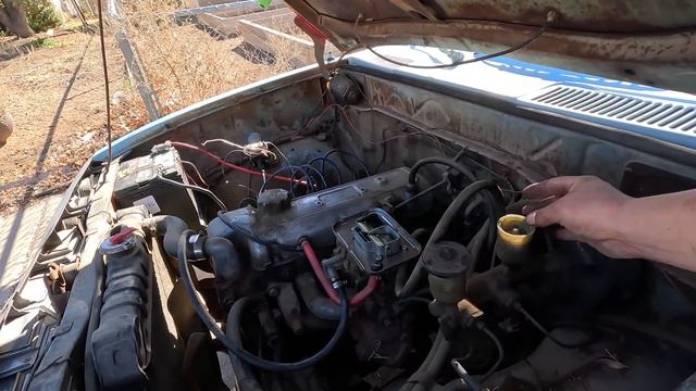 ABANDONED - Will it Run and Drive Home? - 1973 Toyota Hilux - POLICE SHOW UP! смотреть онлайн