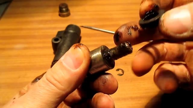 РЕМОНТ РАБОЧЕГО ЦИЛИНДРА СЦЕПЛЕНИЯ ВАЗ-КЛАССИКА. смотреть онлайн