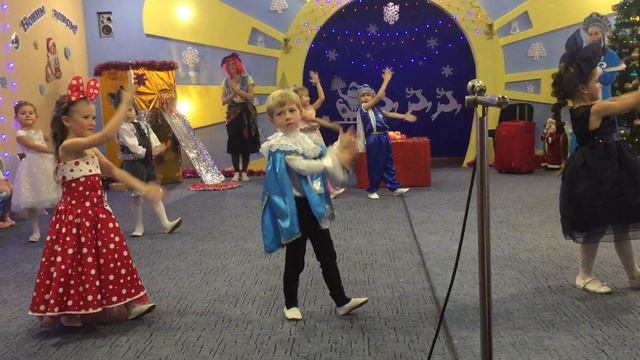 новогодние игрушки танец каменское смотреть онлайн