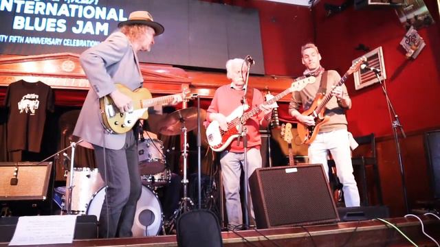 BRIAN KRAMER'S INTERNATIONAL BLUES JAM смотреть онлайн