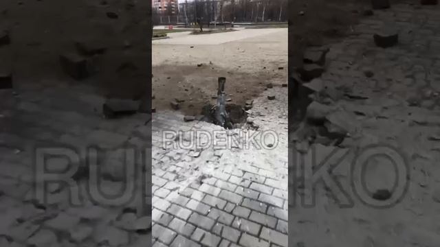 Донецк: последствия утреннего обстрела детсада и дневного придёта в район "Донбасс арены" смотреть онлайн