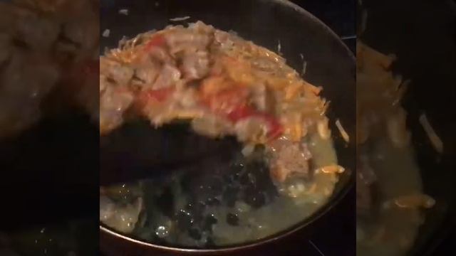 Гуляш из говядины с грушей смотреть онлайн