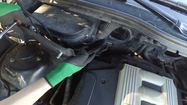 Дымит дизель. Замена воздушного фильтра BMW X5 E53 3.0d смотреть онлайн