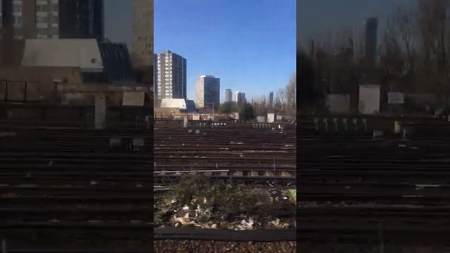 Binaural London: Riding the Gatwick Express 3D Audio смотреть онлайн