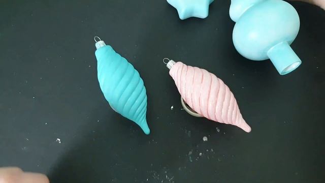 Красим елочные игрушки/ Новогодний декор своими руками смотреть онлайн