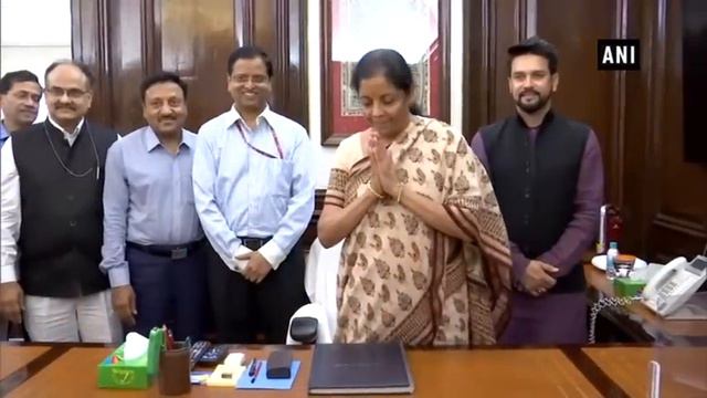 Nirmala Sitharaman takes charge as Finance Minister смотреть онлайн