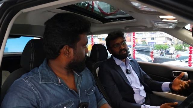 ? Alexa! Turn on My Car | Budget Compact SUV Loaded with Smart Features | New Hyundai VENUE смотреть онлайн