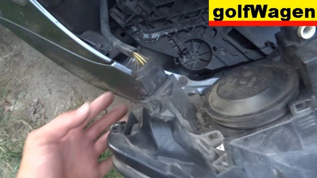 How to change front headlight on Skoda Octavia II смотреть онлайн