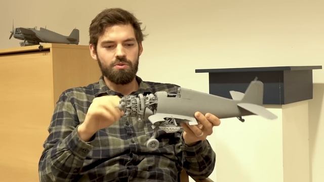 Airfix Presents the Grumman F6F-5 Hellcat (A19004) смотреть онлайн