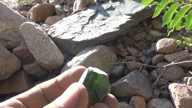 Люблю находить зелёные камушки смотреть онлайн