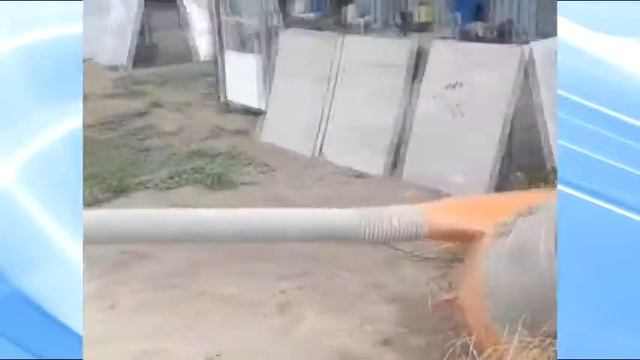 Дробилка-сенорезка "Шмель", измельчение соломы в мешконабиватель. Сито с ячейкой 10 мм. смотреть онлайн