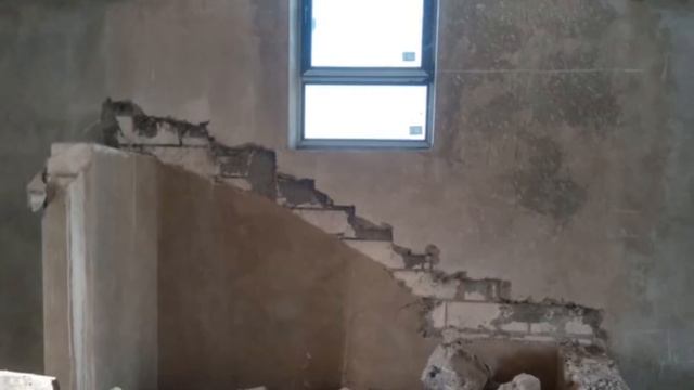 Демонтаж бетонной лестницы в таунхаусе. Алмазная резка, гидроклин смотреть онлайн