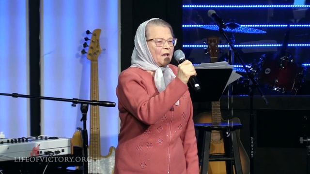 Призови Меня в день скорби смотреть онлайн