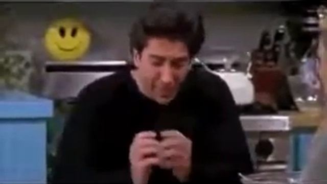 Шар ответов magic 8 ball из сериала Friends смотреть онлайн