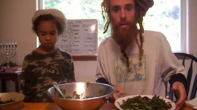 Raw Kale "superfood" salad from the Israel family garden- смотреть онлайн