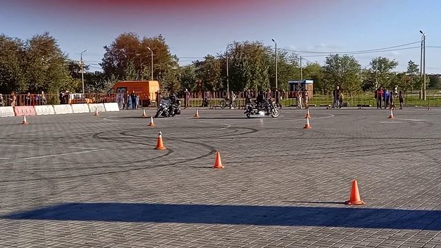 Мотоджимхана в Волжском: показательные выступления, мотородео, 15.10.2022_4 смотреть онлайн