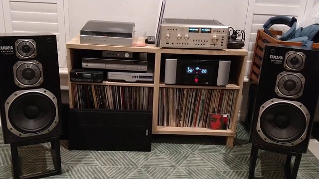 Yamaha NS300X powered by Accuphase E303 смотреть онлайн