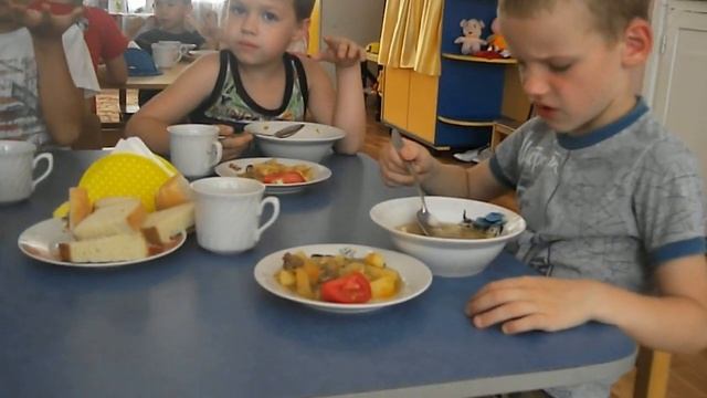 VLOG ДеТсКиЙ СаДиК ЗоЛуШкА ЧтО На ОбЕд/VLOG DETSKY SADIK ZOLUSHKA What for lunch смотреть онлайн